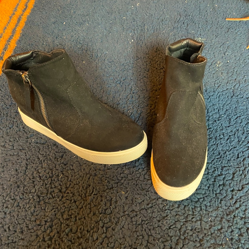 7.5 Women’s booties Target